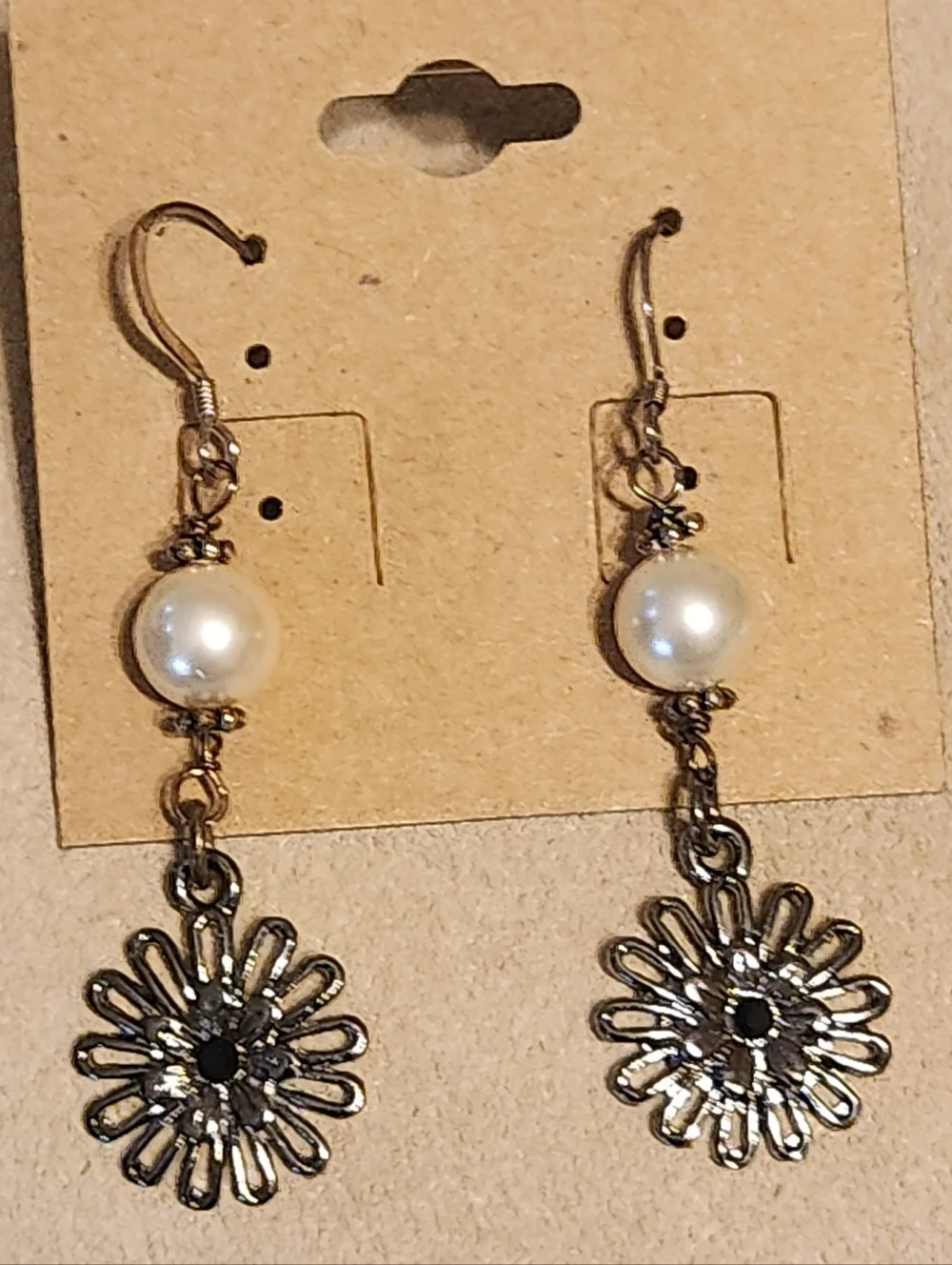 Dainty Pearls and Daiseys Dangle Earrings - Picture 2 of 3